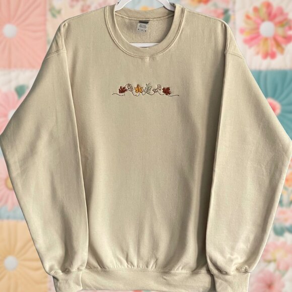 Gildan Tops - Fall Leaves Embroidered Crewneck Sweatshirt Medium